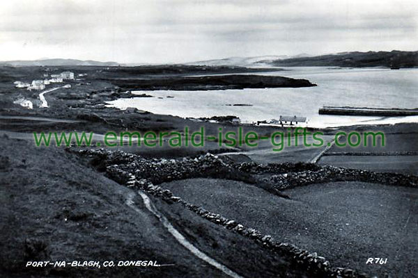 Donegal - Port-na-Blagh from distance