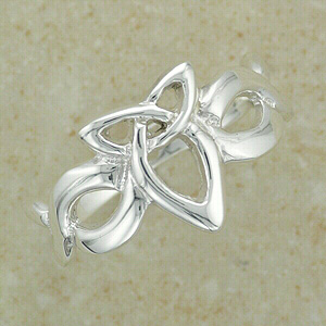 Celtic Trinity Ring - Bow style