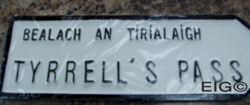 Tyrrellspass Old Style Road Sign