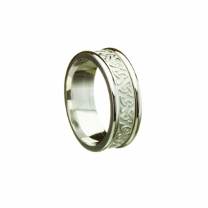 Raised pattern 10kt Trinity Knot Mens Gold Ring