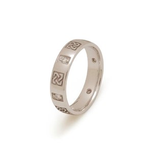 14kt white gold Celtic Knot embossed panel Ring