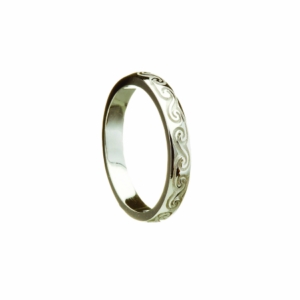 Newgrange Spirals engraved narrow ladies band  Gold Ring