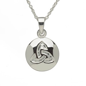 Classy Embossed Trinity Knot round Silver Pendant